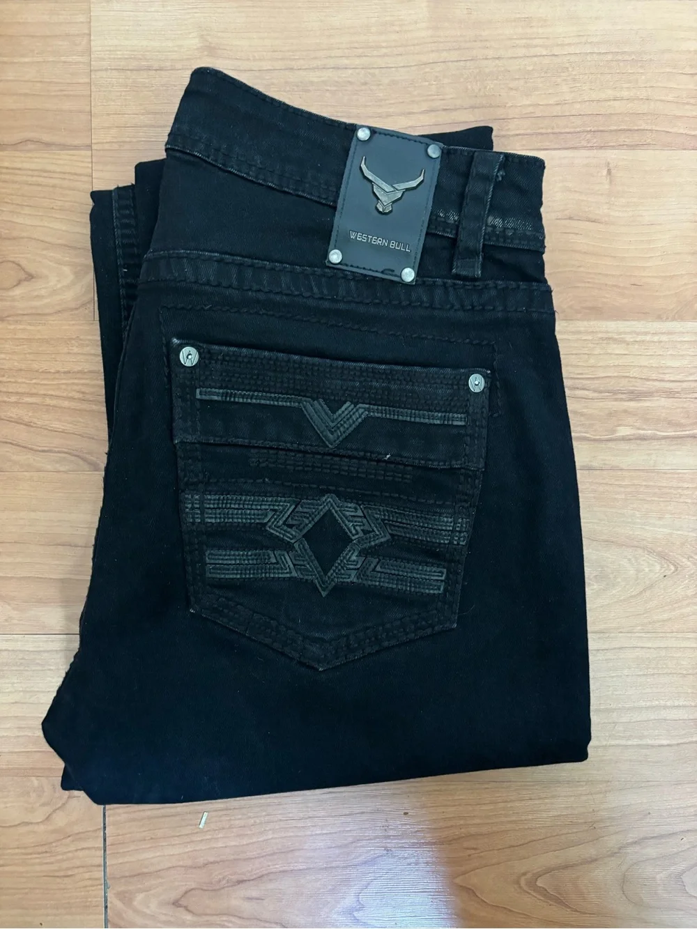 36x32 Men’s Black Straight Jeans with Embroidered Back Pocket